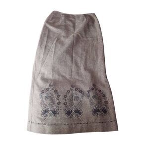 Size 6 vintage wool blend Embroidered skirt fully lined floral side zip